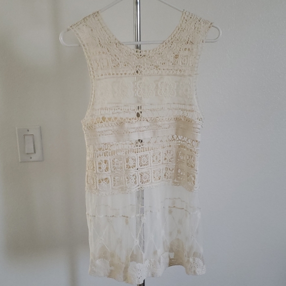 Tops - Picture 4 of 8